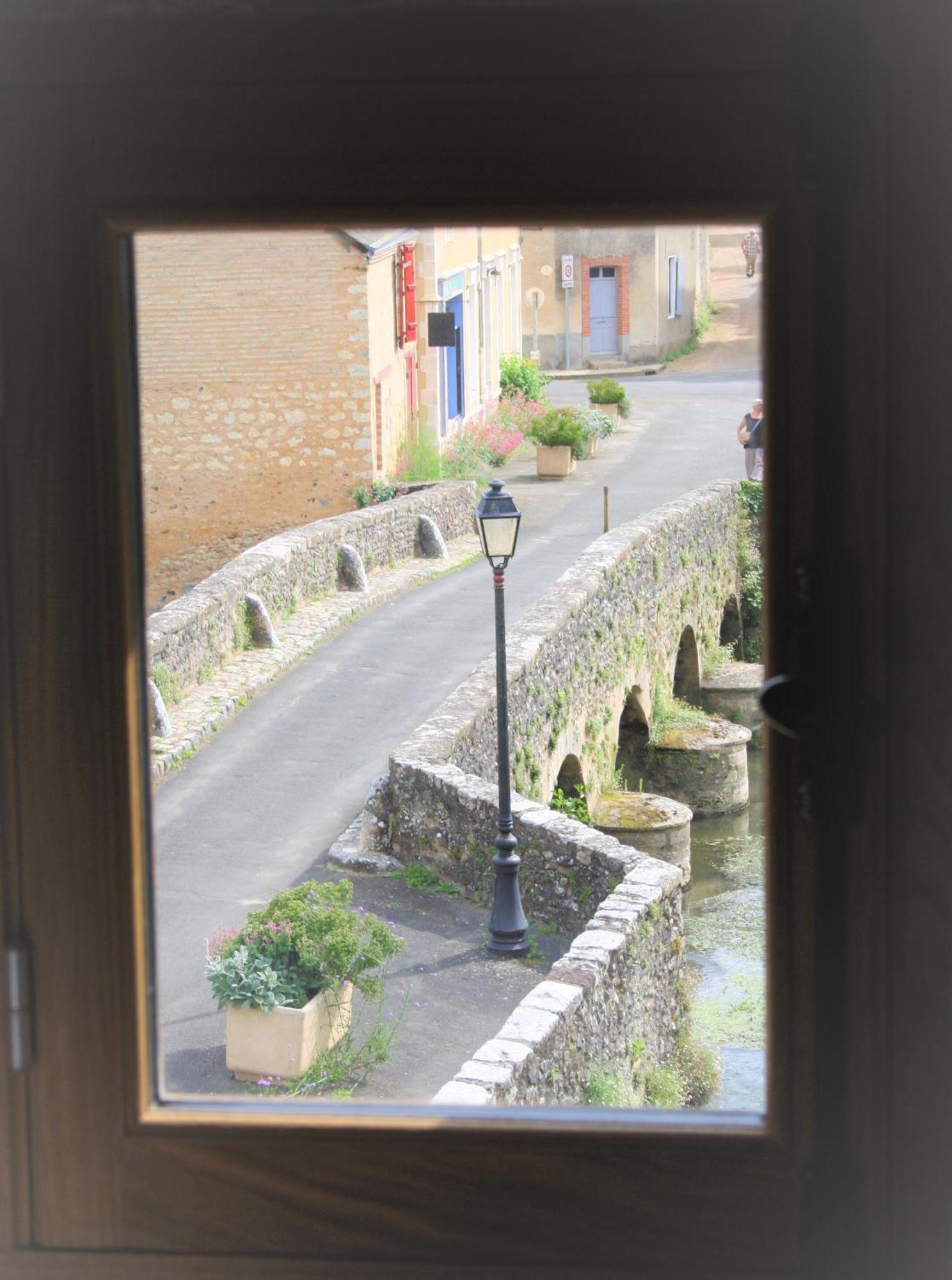 Asnieres-sur-Vegre 마누아르 드 라 바세 쿠르 B&B 외부 사진
