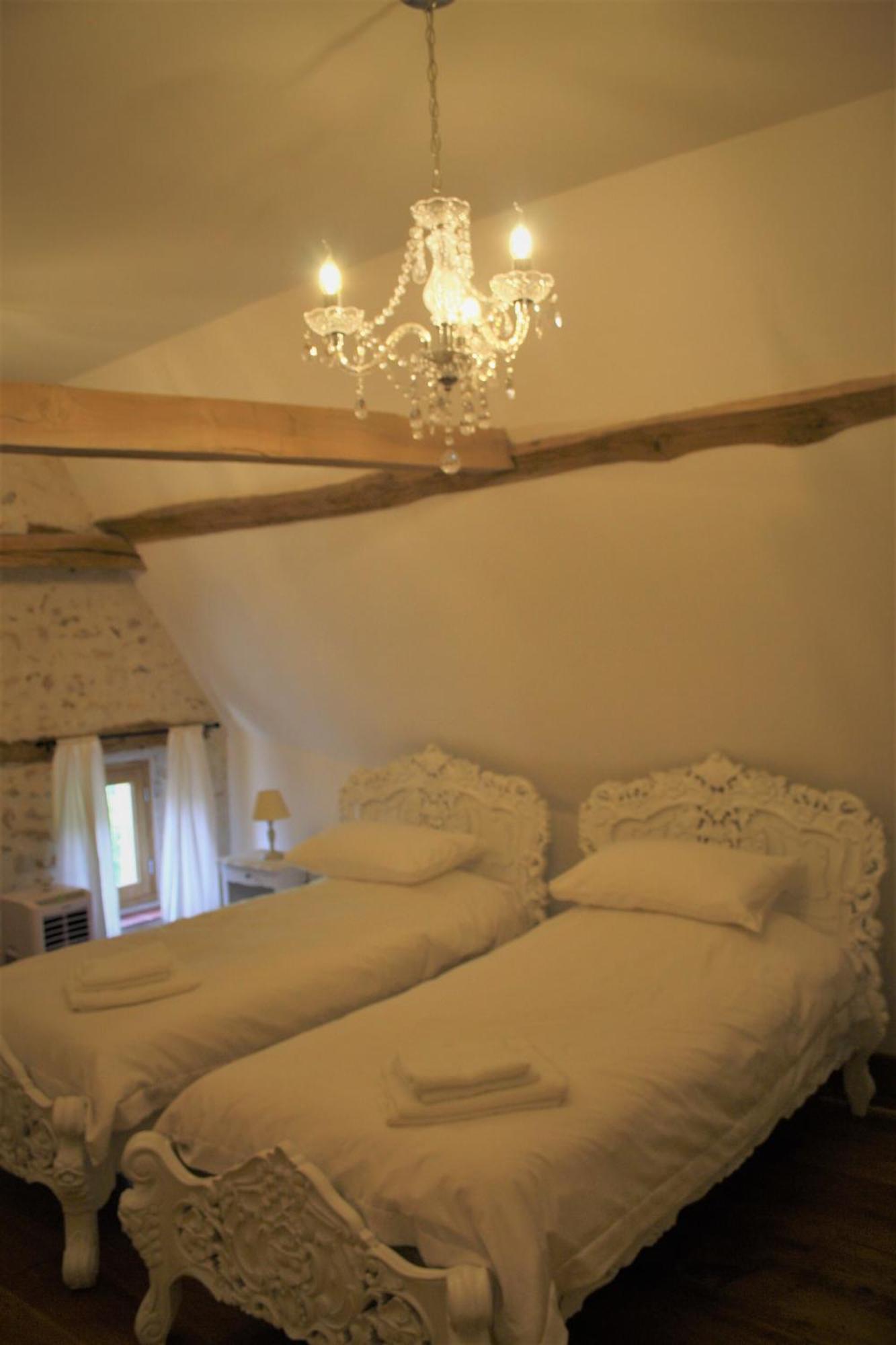 Asnieres-sur-Vegre 마누아르 드 라 바세 쿠르 B&B 외부 사진