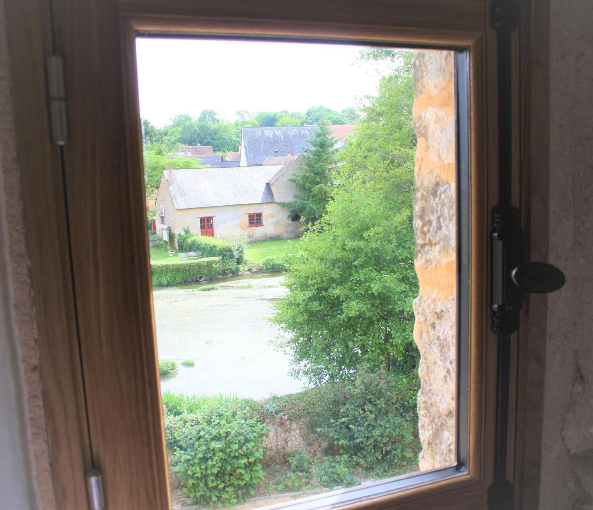 Asnieres-sur-Vegre 마누아르 드 라 바세 쿠르 B&B 외부 사진